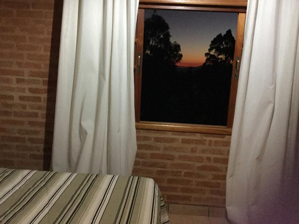 Abrigo Da Reserva Hotel Santo Antonio do Pinhal Bilik gambar